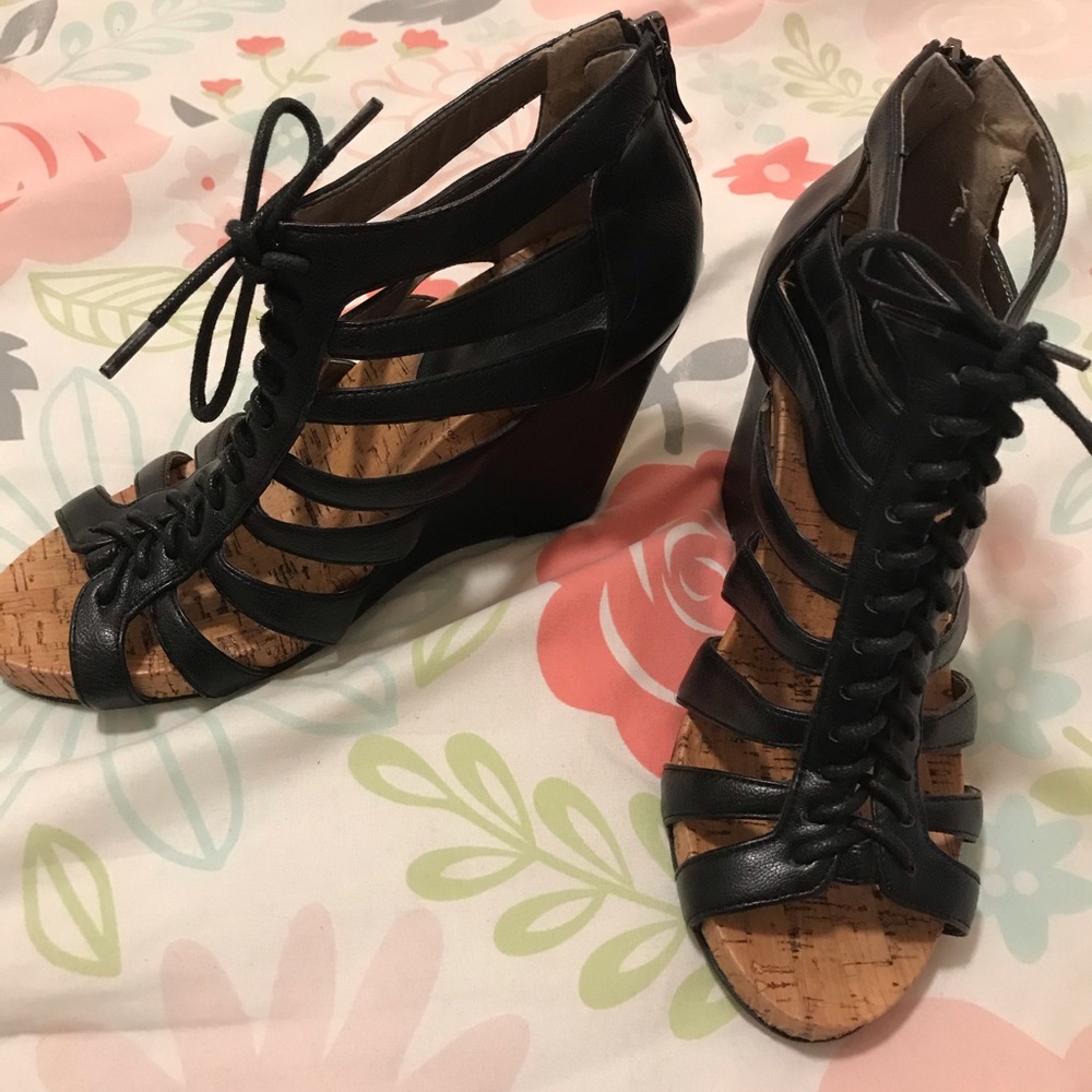 BCBG Paris heels size 7